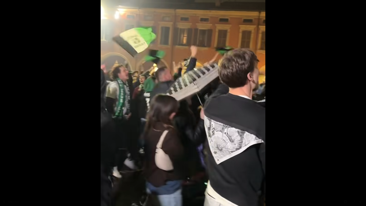 Sărbătoarea fanilor lui Sassuolo după promovarea în Serie A
