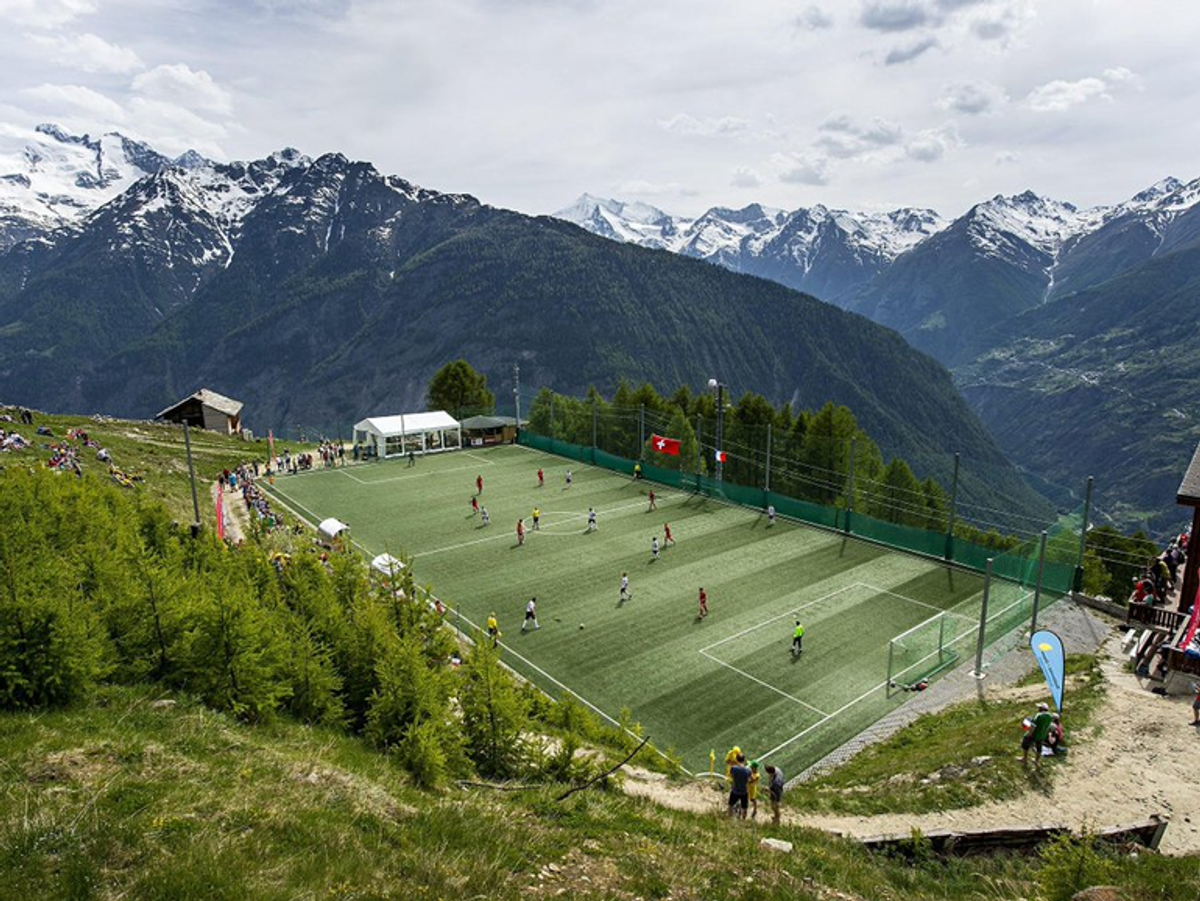 Stadioanele unice ale lumii: lângă aisberguri și vulcani sau printre trenuri  » Arena bizară dedicată regelui țării