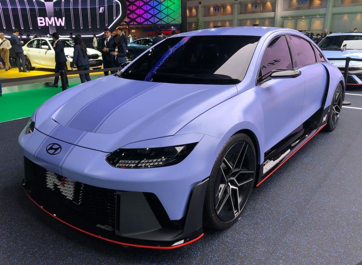 Mașina tot mai iubită de români a lansat un nou model! Are „bot de rechin” și e mai ieftină decât Toyota sau Nissan