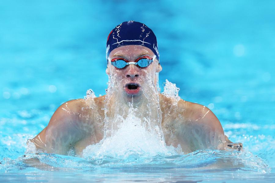 Înotătorul Leon Marchand, cvadruplu campion olimpic, a dezvăluit prin ce a trecut după Paris: „O subluxație de umăr, o fractură de coaste și o flacără stinsă”