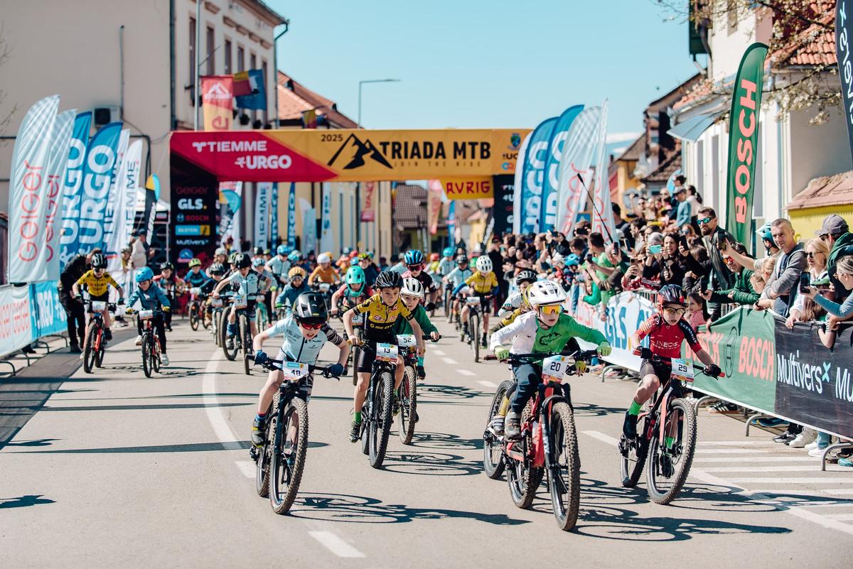 Start spectaculos de sezon în mountain bike-ul românesc: imagini memorabile de la Triada MTB Avrig 2025