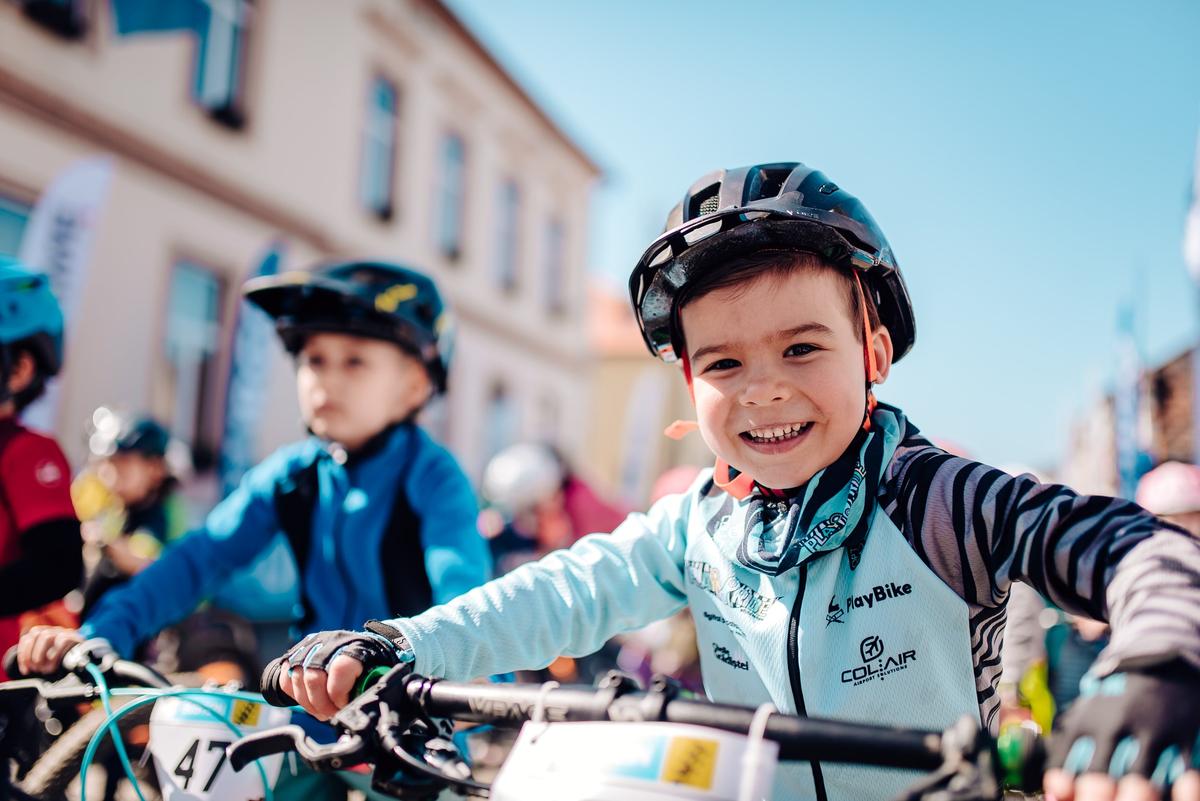 Start spectaculos de sezon în mountain bike-ul românesc: imagini memorabile de la Triada MTB Avrig 2025