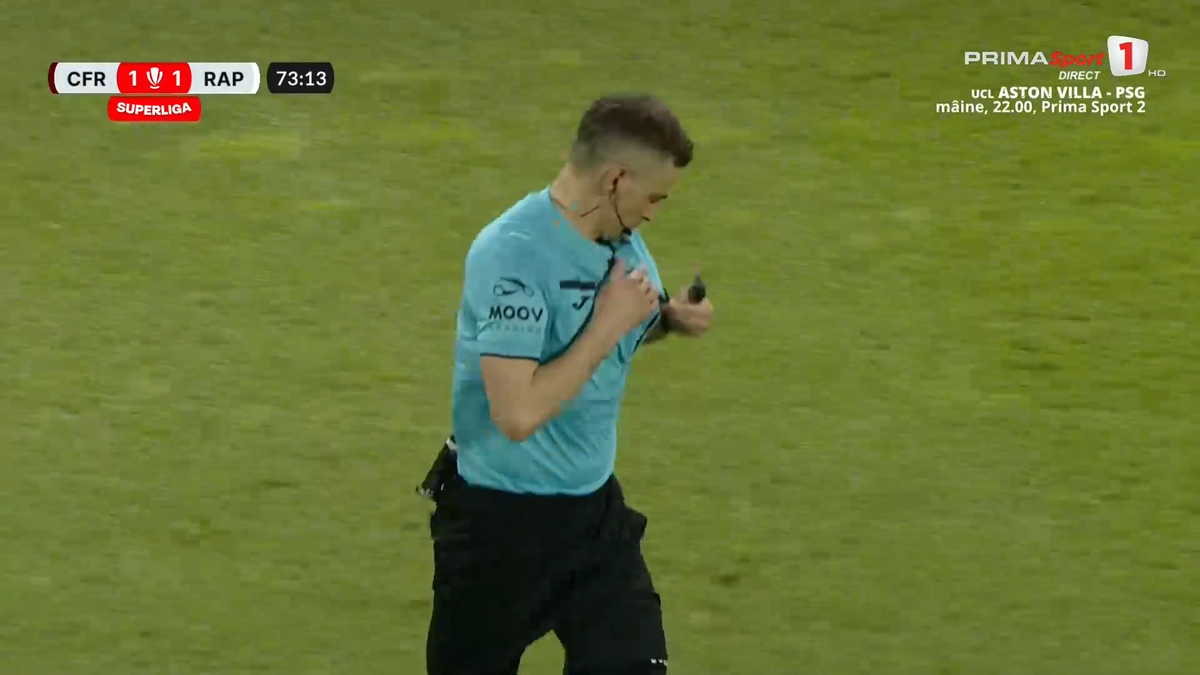Fază controversată în CFR Cluj - Rapid » Arbitrul l-a eliminat pentru simulare în minutul 70, dar a schimbat decizia după VAR! Verdictul specialistului