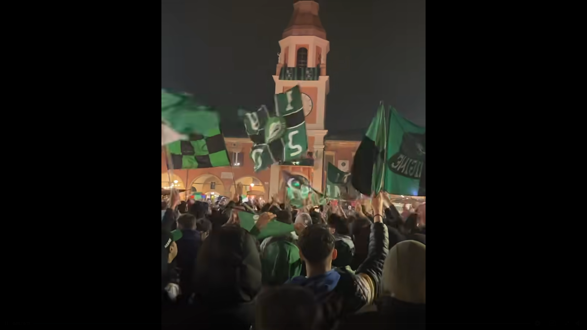 Sărbătoarea fanilor lui Sassuolo după promovarea în Serie A