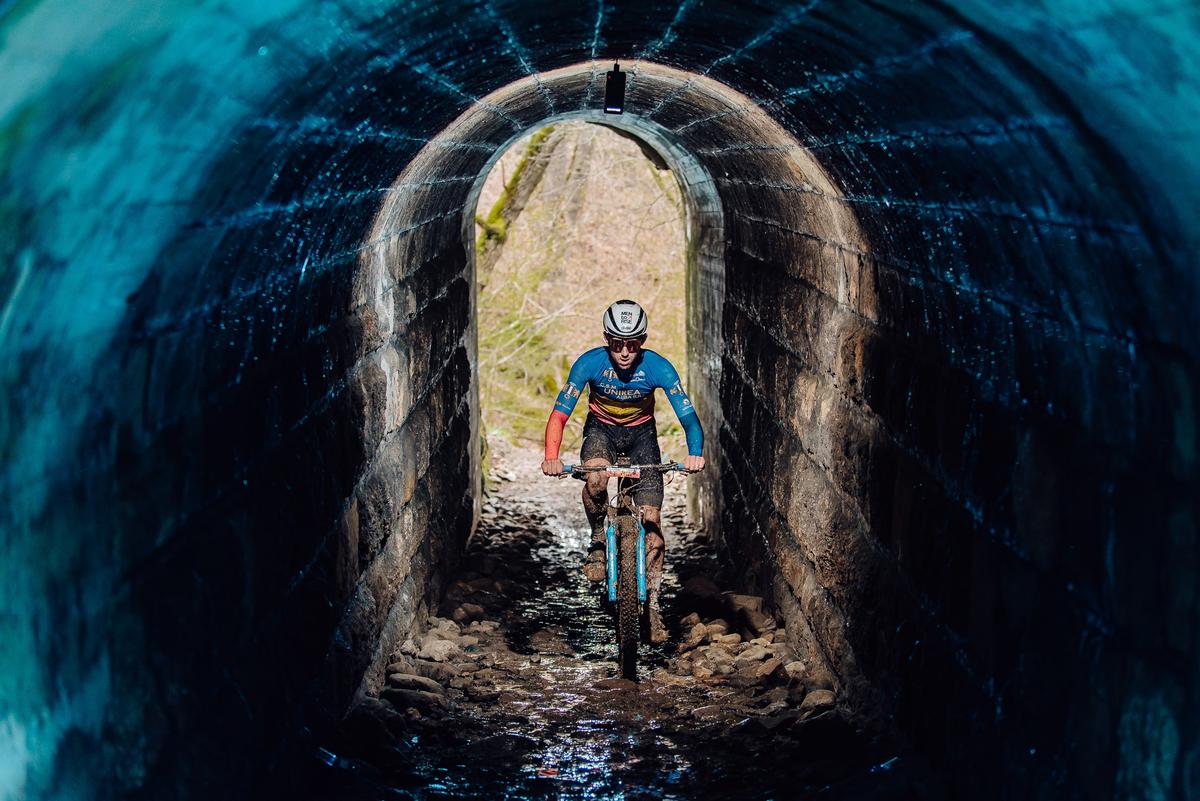 Start spectaculos de sezon în mountain bike-ul românesc: imagini memorabile de la Triada MTB Avrig 2025