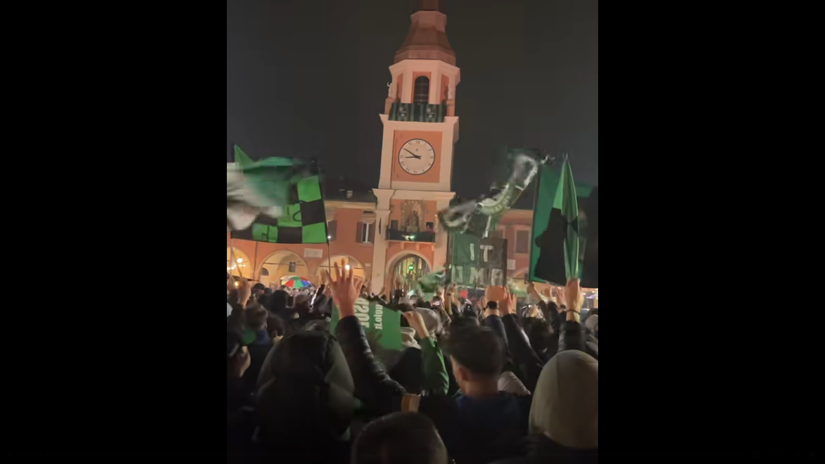 Sărbătoarea fanilor lui Sassuolo după promovarea în Serie A