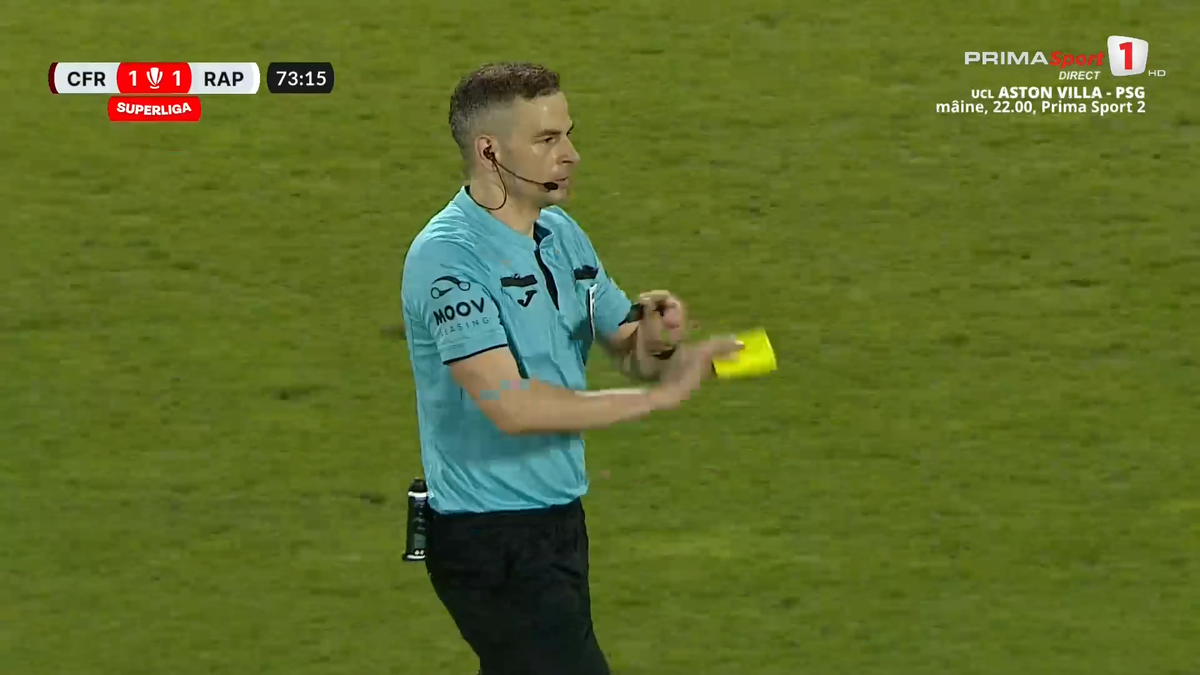 Fază controversată în CFR Cluj - Rapid » Arbitrul l-a eliminat pentru simulare în minutul 70, dar a schimbat decizia după VAR! Verdictul specialistului
