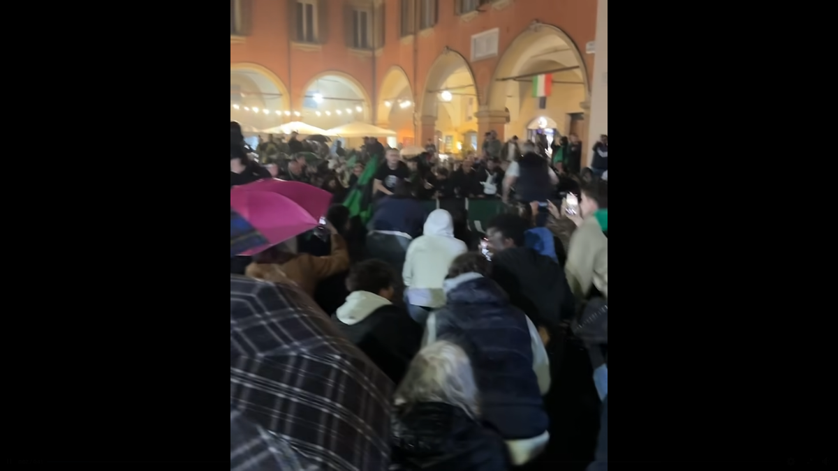 Sărbătoarea fanilor lui Sassuolo după promovarea în Serie A
