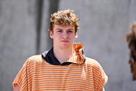 Înotătorul Leon Marchand, cvadruplu campion olimpic, a dezvăluit prin ce a trecut după Paris: „O subluxație de umăr, o fractură de coaste și o flacără stinsă”