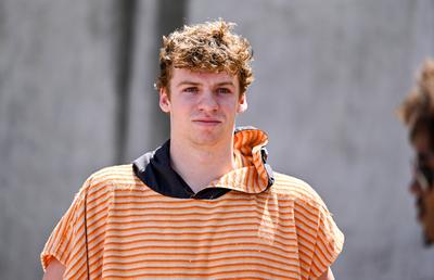 Înotătorul Leon Marchand, cvadruplu campion olimpic, a dezvăluit prin ce a trecut după Paris: „O subluxație de umăr, o fractură de coaste și o flacără stinsă”