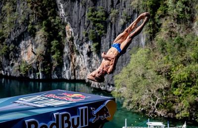 Constantin Popovici, pe podium în prima etapă din Seria Mondială Red Bull Cliff Diving 2025: „Mi-am adus aminte de începuturile mele”