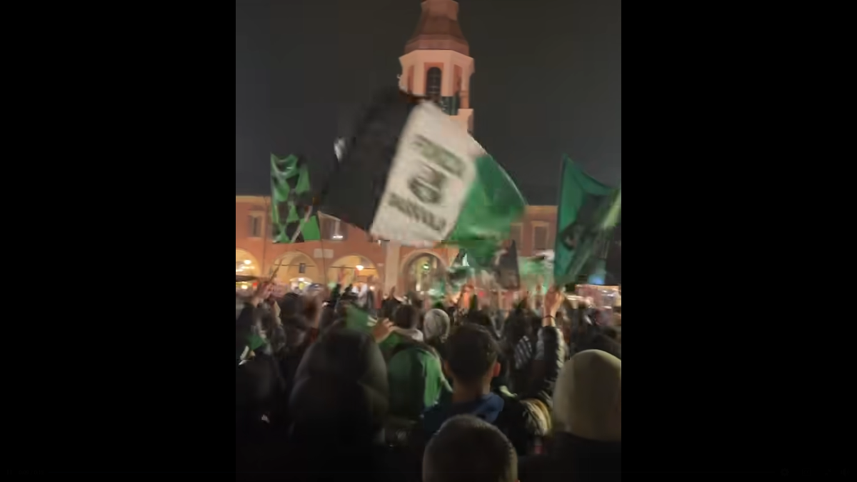 Sărbătoarea fanilor lui Sassuolo după promovarea în Serie A
