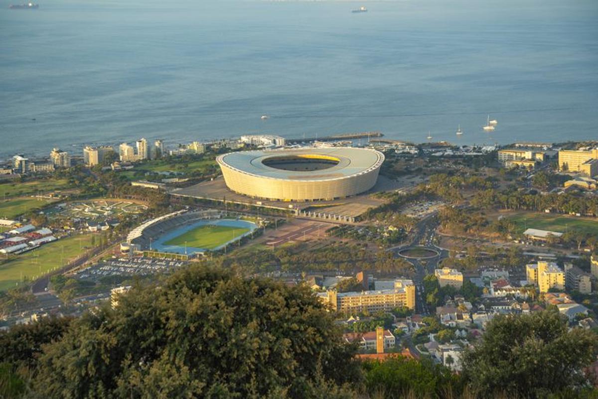 Stadioanele unice ale lumii: lângă aisberguri și vulcani sau printre trenuri  » Arena bizară dedicată regelui țării