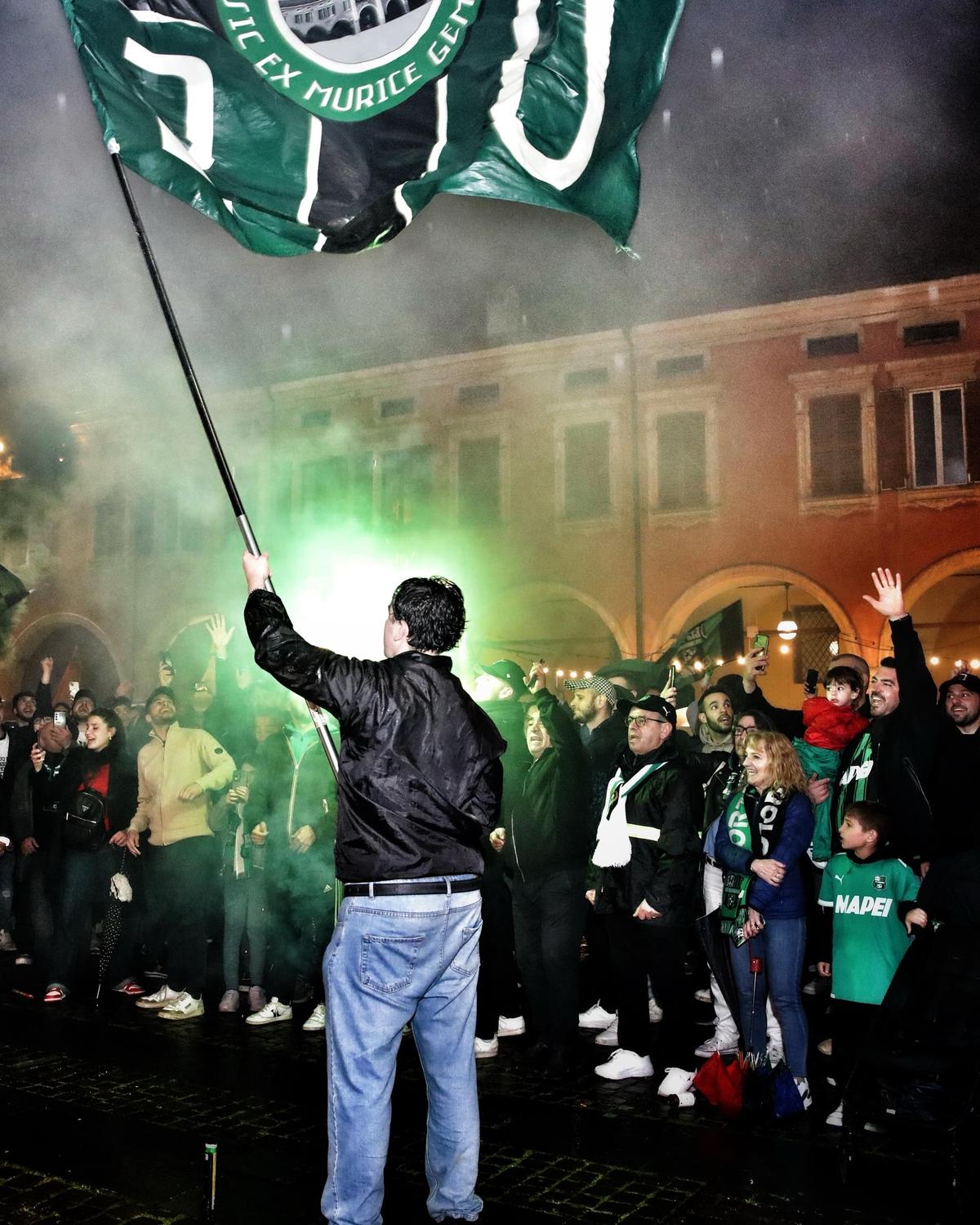 Sărbătoarea fanilor lui Sassuolo după promovarea în Serie A