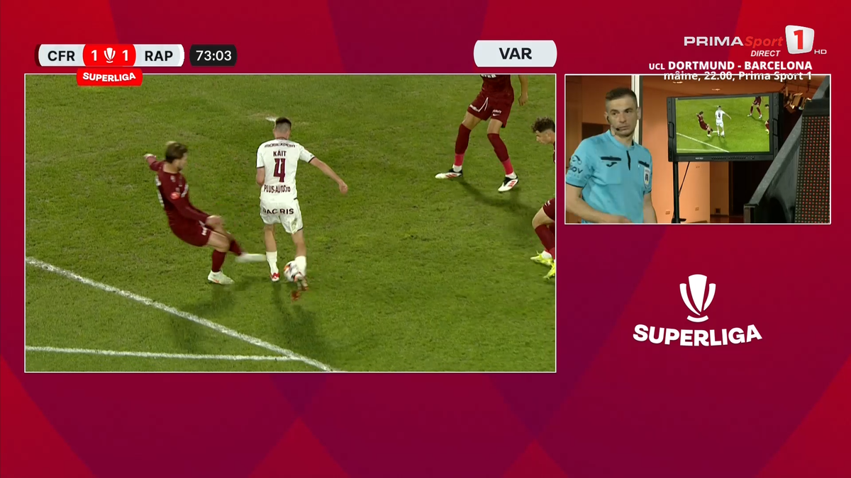 Fază controversată în CFR Cluj - Rapid » Arbitrul l-a eliminat pentru simulare în minutul 70, dar a schimbat decizia după VAR! Verdictul specialistului