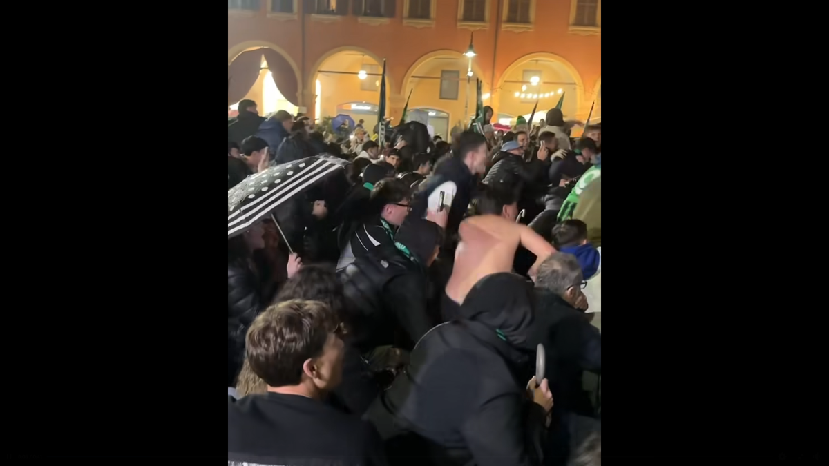 Sărbătoarea fanilor lui Sassuolo după promovarea în Serie A
