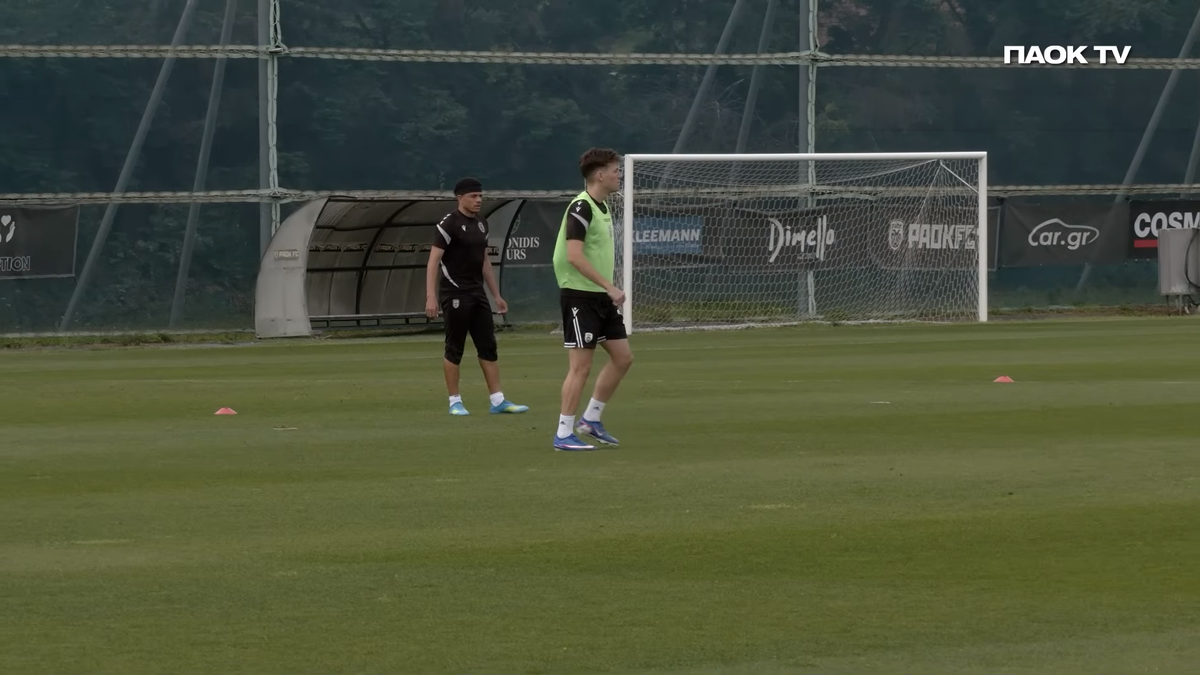 Emoție pură » Imagini de la antrenamentul lui Răzvan Lucescu: cum l-au primit fotbaliștii lui PAOK