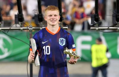 Barcelona a pus ochii pe un fotbalist de 20 de ani, care a uimit în acest sezon din Eredivisie