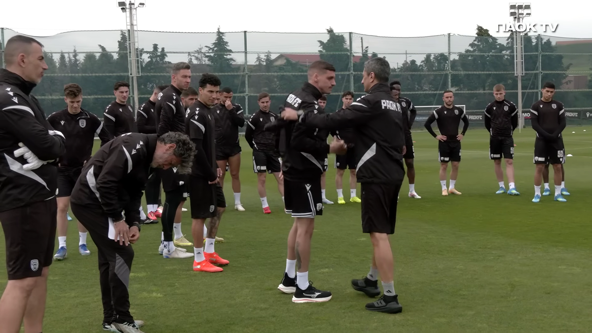 Cum a fost primit Răzvan Lucescu de jucătorii lui PAOK Salonic
