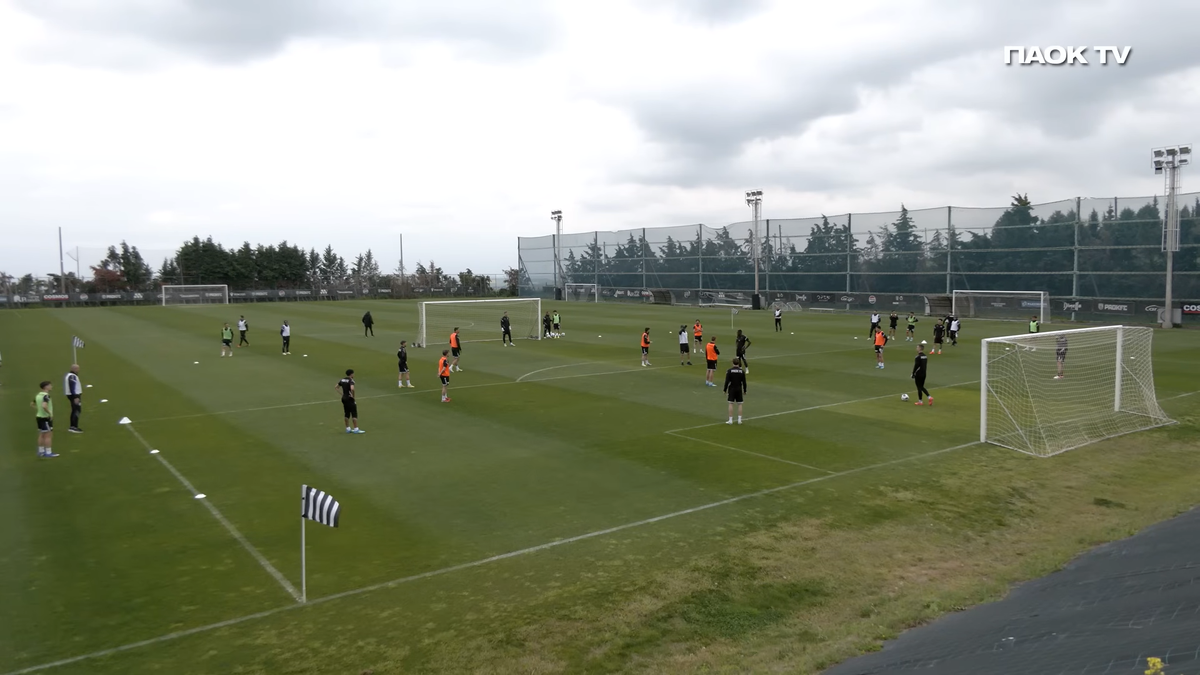 Emoție pură » Imagini de la antrenamentul lui Răzvan Lucescu: cum l-au primit fotbaliștii lui PAOK