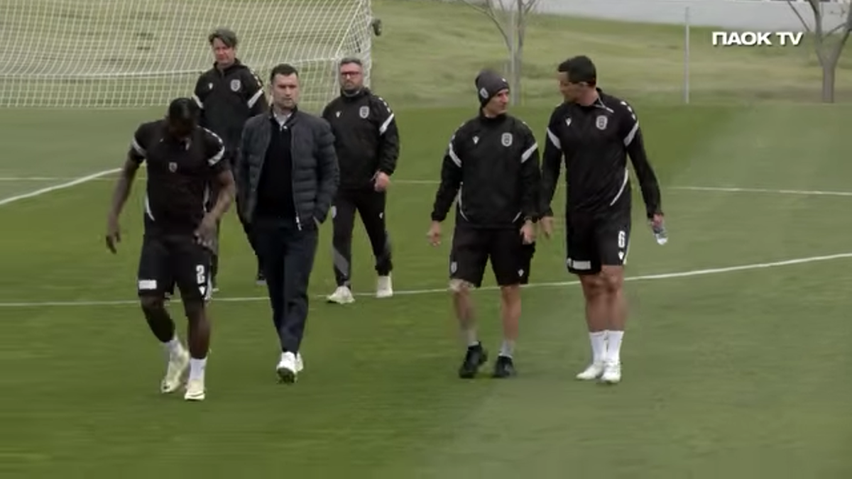 Cum a fost primit Răzvan Lucescu de jucătorii lui PAOK Salonic