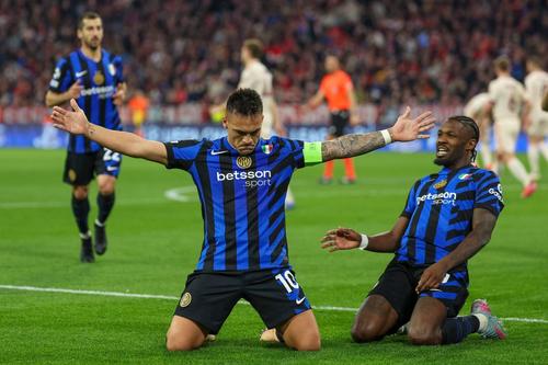 Lautaro Martinez și Marcus Thuram au marcat cinci din cele nouă goluri ale lui Inter în partidele cu Roma (5-2) și Como (4-3) / Foto: Imago