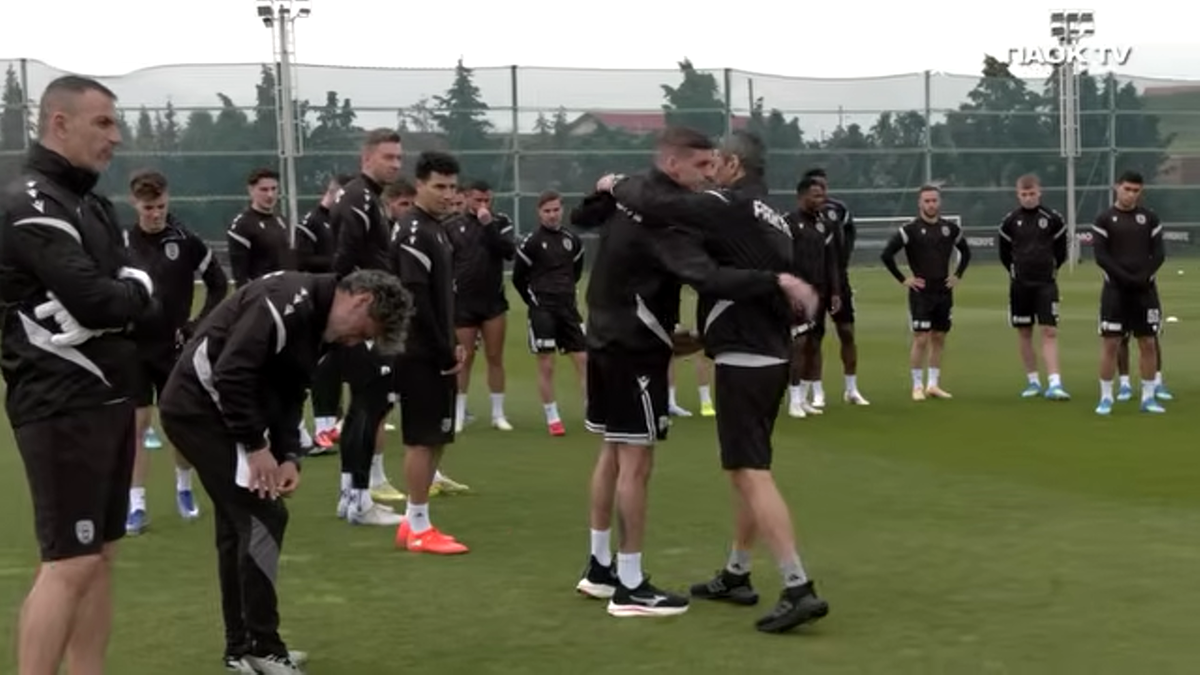 Cum a fost primit Răzvan Lucescu de jucătorii lui PAOK Salonic