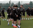 Emoție pură » Imagini de la antrenamentul lui Răzvan Lucescu: cum l-au primit fotbaliștii lui PAOK