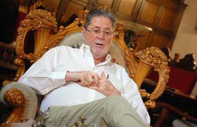 Șpriț de zile mari cu Cornel Dinu și doi dinamoviști celebri: „Am stat până la 5 dimineața și am plecat rangă spre nunta mea! Ne băga sub masă”