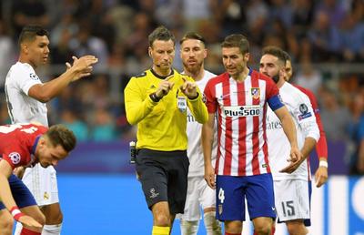 La 4 ani de la finala Ligii Campionilor dintre Real și Atletico, arbitrul Mark Clattenburg recunoaște: „I-am și zis pe teren: «Golul vostru nu ar fi trebuit să se pună!»”