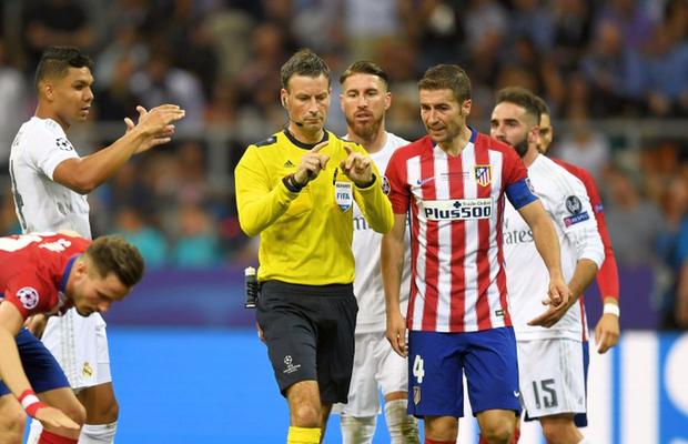 La 4 ani de la finala Ligii Campionilor dintre Real și Atletico, arbitrul Mark Clattenburg recunoaște: „I-am și zis pe teren: «Golul vostru nu ar fi trebuit să se pună!»”