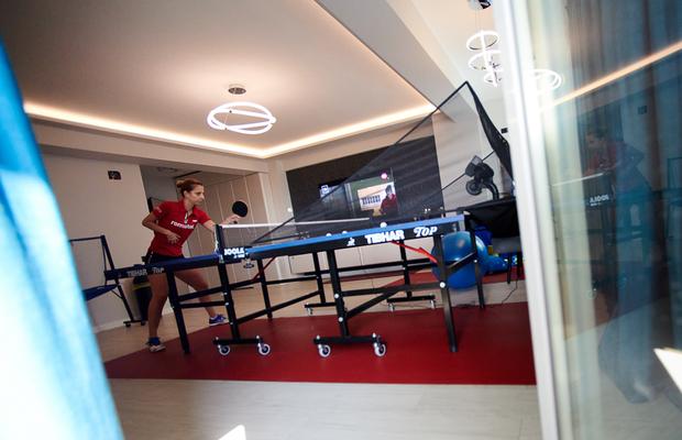 Cum privesc jucătorii de tenis de masă perioada în care s-au antrenat acasă și ce se va întâmpla în sportul lor: „Vreau să mă antrenez până nu mai pot sta în picioare!”