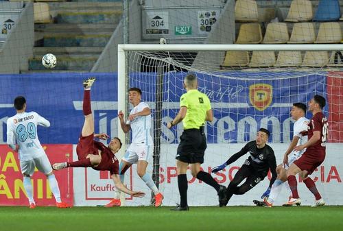 Anghel Iordănescu (71 de ani) crede că erorile de arbitraj au influențat decisiv actualul sezon de Liga 1 și vede o finală pentru titlu în ultima rundă, între CFR Cluj și FCSB.