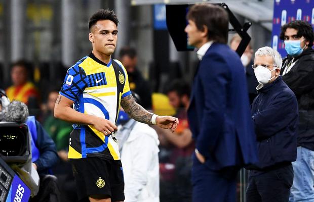 Lautaro Martinez și Antonio Conte, furioșii lui Inter, s-au împăcat cu o repriză de box + probleme financiare importante la campioana Serie A?!