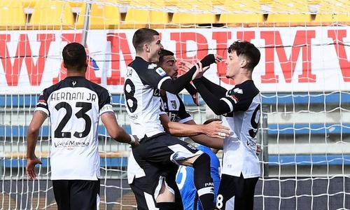 Viitorul lui Dennis Man (22 de ani) și Valentin Mihăilă (21 de ani) la Parma este pus din nou sub semnul întrebării.