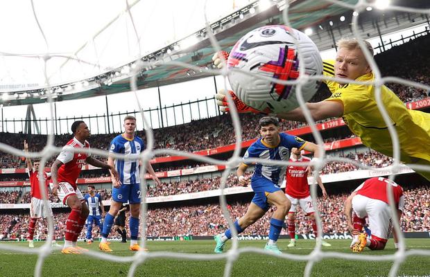 Arsenal, învinsă acasă după o gafă de arbitraj uriașă » Titlul în Anglia e aproape decis