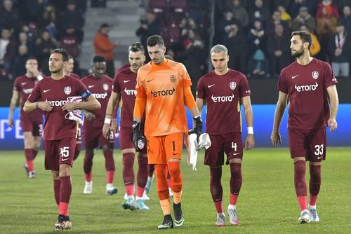 Cristi Manea (25 de ani), fundașul dreapta al celor de la CFR Cluj, nu face parte din lotul clujenilor pentru meciul pe care ardelenii îl vor disputa pe terenul celor de la FCSB, în runda cu număru 8 din play-out-ul Superligii. 
Foto: Imago