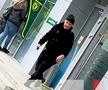 Cum a fost surprins Gigi Becali înaintea derby-ului cu CFR Cluj » A ieșit cu sacoșa de rafie din bancă, însoțit de Luțu