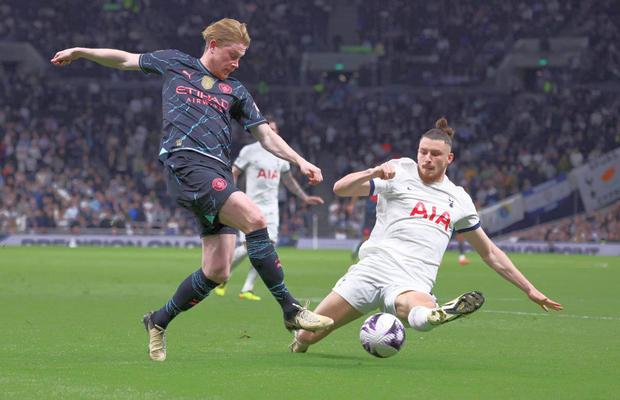 Radu Drăgușin îl pune în dificultate pe Ange Postecoglou