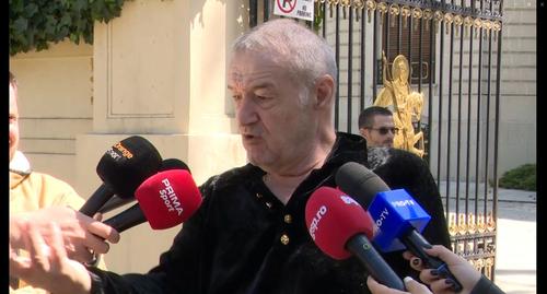 Gigi Becali, declarații de la Palatul din Aleea Alexandru