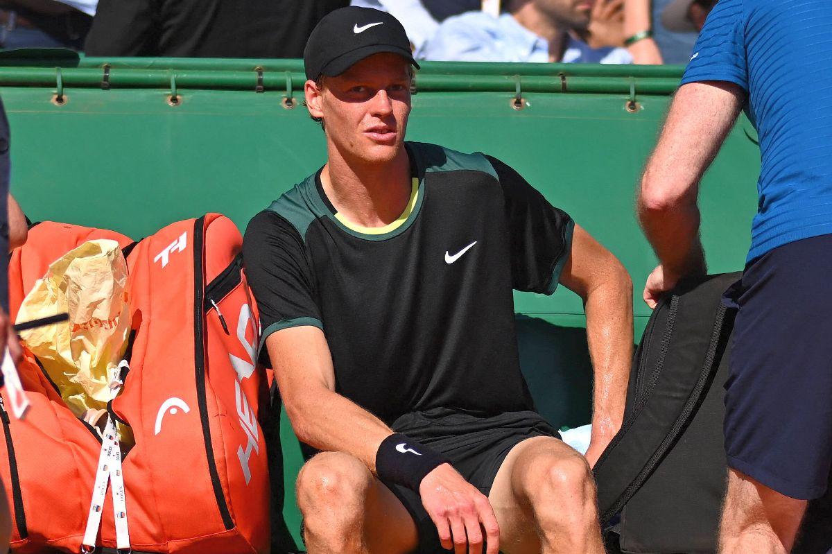 Jannik Sinner, șanse tot mai mici să participe la Roland Garros! Poate deveni numărul unu fără să joace la Paris, cu o singură condiție