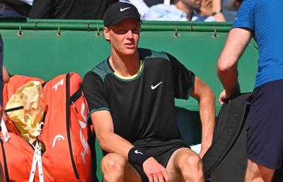 Jannik Sinner, șanse tot mai mici să participe la Roland Garros! Poate deveni numărul unu fără să joace la Paris, cu o singură condiție