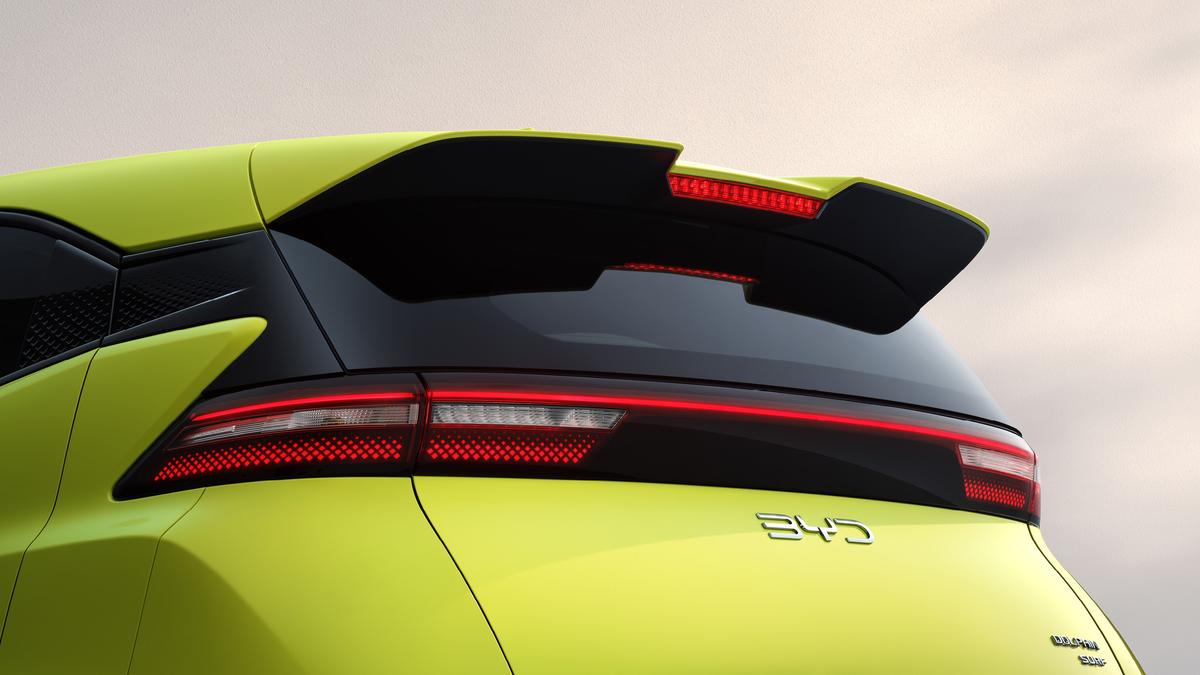 BYD Dolphin Surf s-a lansat oficial în România! Care sunt cele trei modele din gamă și cât costă „mașina urbană a anului 2025”