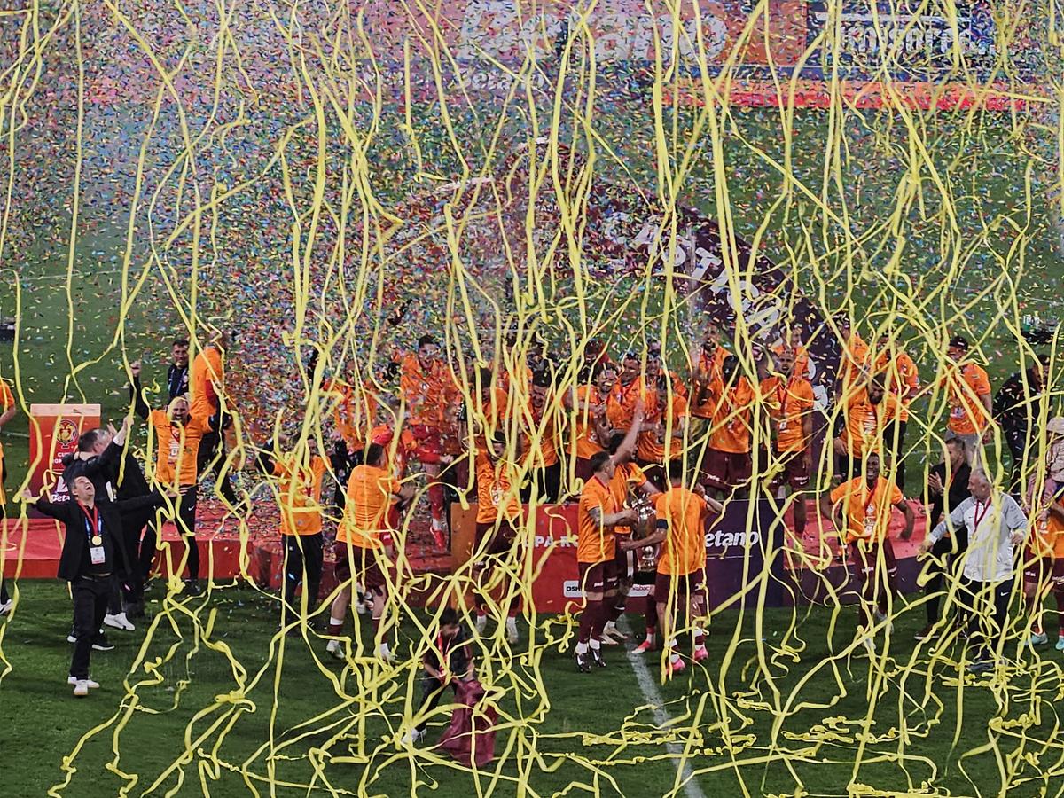 CFR Cluj - Hermannstadt 3-2: Prima Cupă a lui Dan! Trofeul revine în Gruia după 9 ani! Finală tensionată și captivantă la Arad