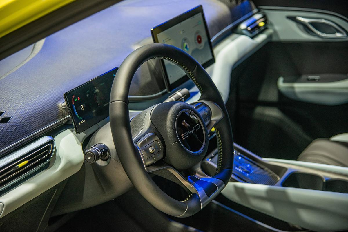 BYD Dolphin Surf s-a lansat oficial în România! Care sunt cele trei modele din gamă și cât costă „mașina urbană a anului 2025”