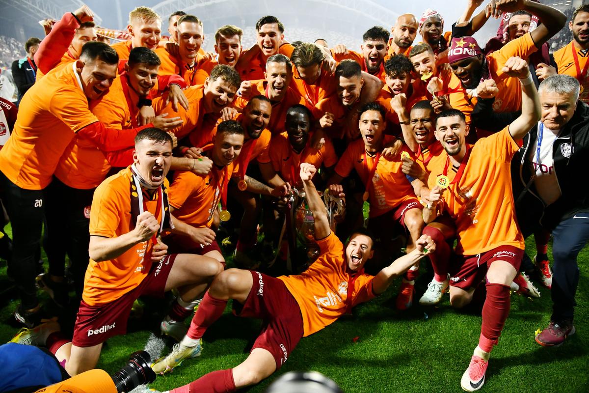 CFR Cluj - Hermannstadt 3-2: Prima Cupă a lui Dan! Trofeul revine în Gruia după 9 ani! Finală tensionată și captivantă la Arad