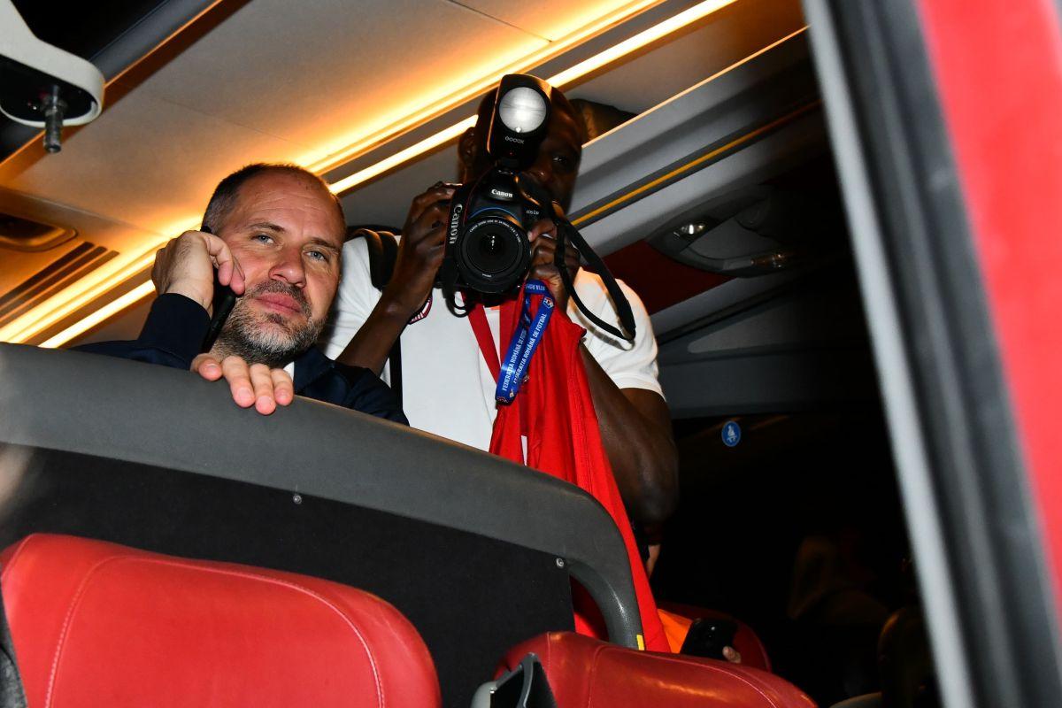 Imagini tari surprinse de GSP în autocarul CFR-ului: „S-audă Europa, CFR-ul a luat Cupa!” » Camora și jucătorii cântă și dansează, Louis Munteanu cu look a la Lamine Yamal