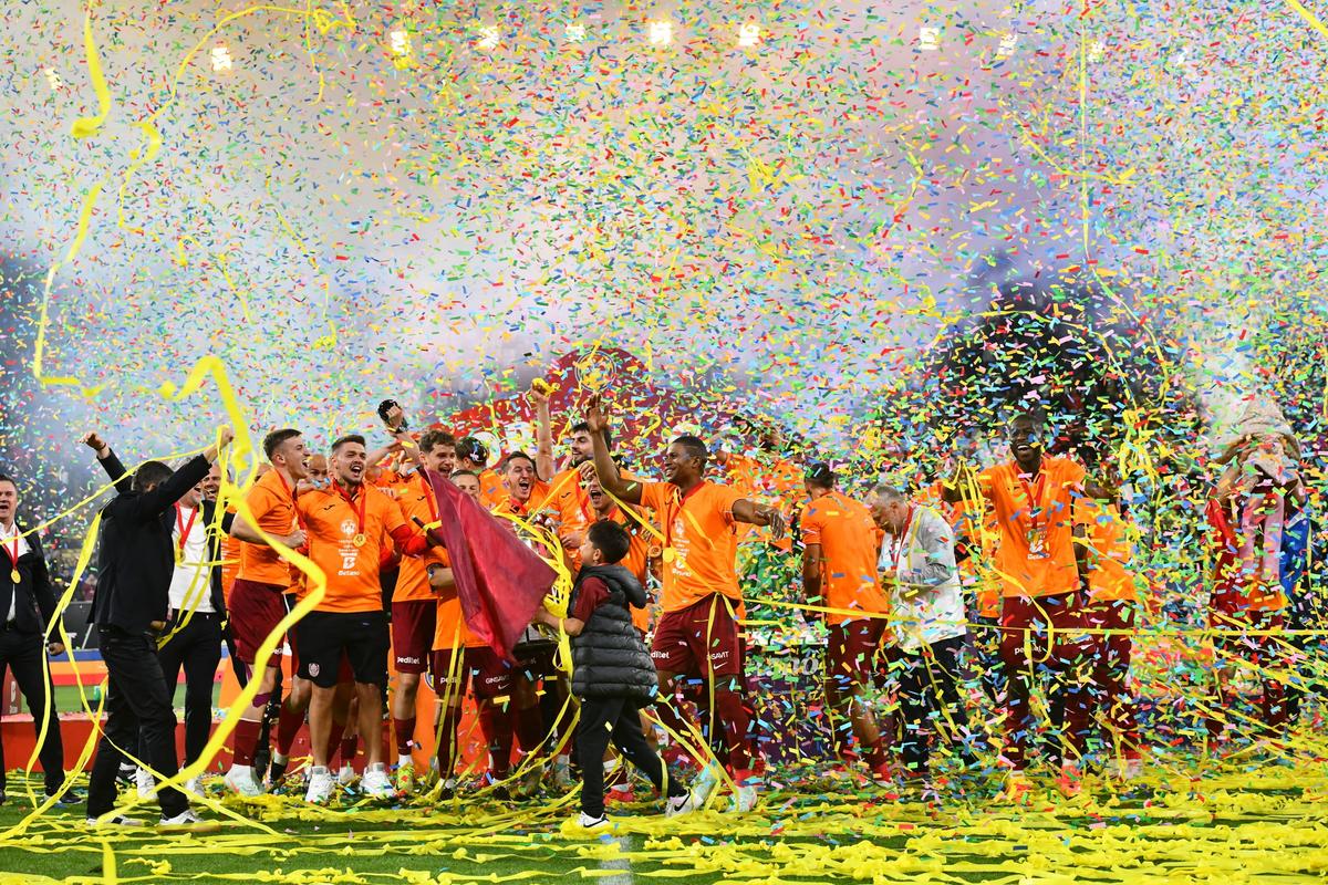 CFR Cluj - Hermannstadt 3-2: Prima Cupă a lui Dan! Trofeul revine în Gruia după 9 ani! Finală tensionată și captivantă la Arad
