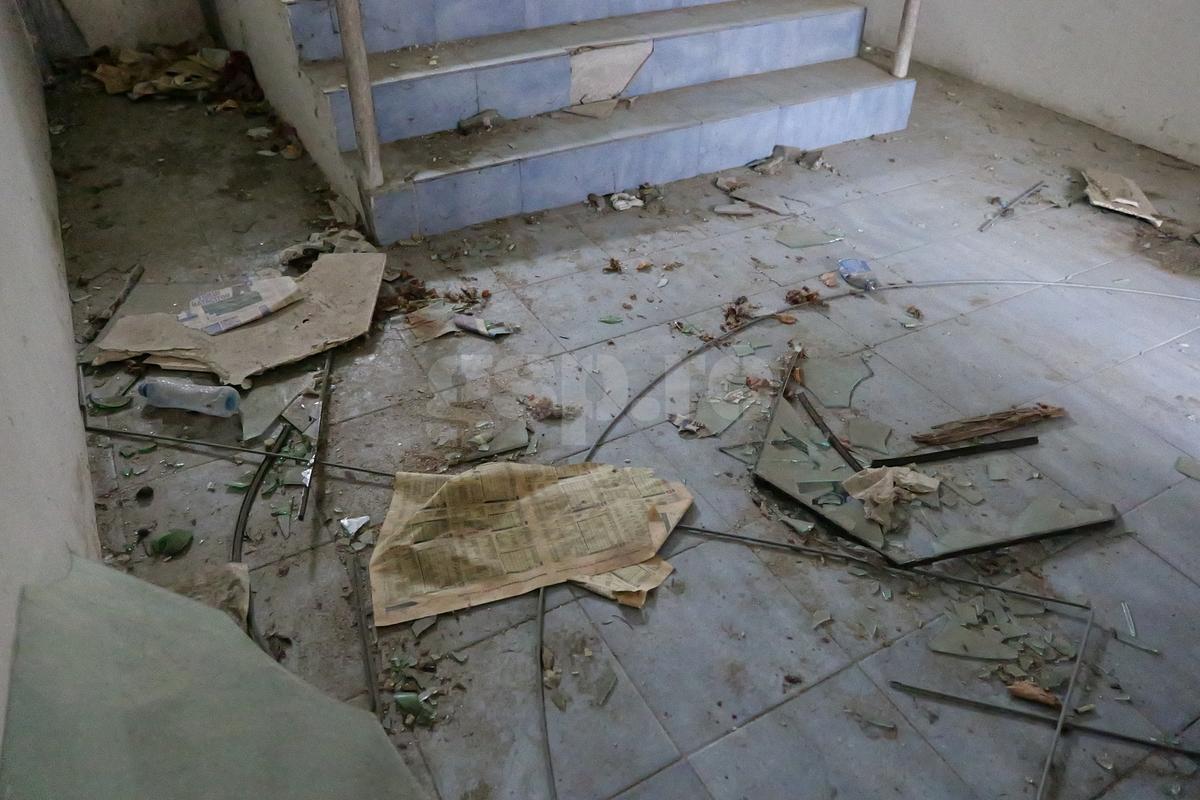 Fotbalul renaște la periferia orașului care dădea echipă în Liga 1 » Vechiul stadion e în paragină, înghițit de natură!