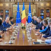 Dan Șucu a fost decorat de Ilie Bolojan, președintele interimar al României, foto: Facebook @Administrația Prezidențială a României